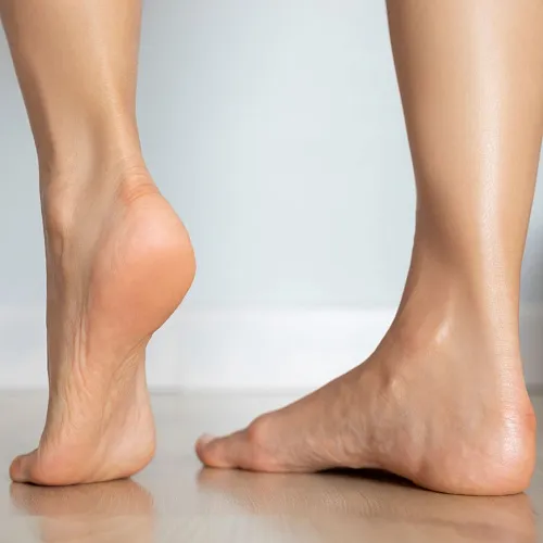 Обработка трещин стопы